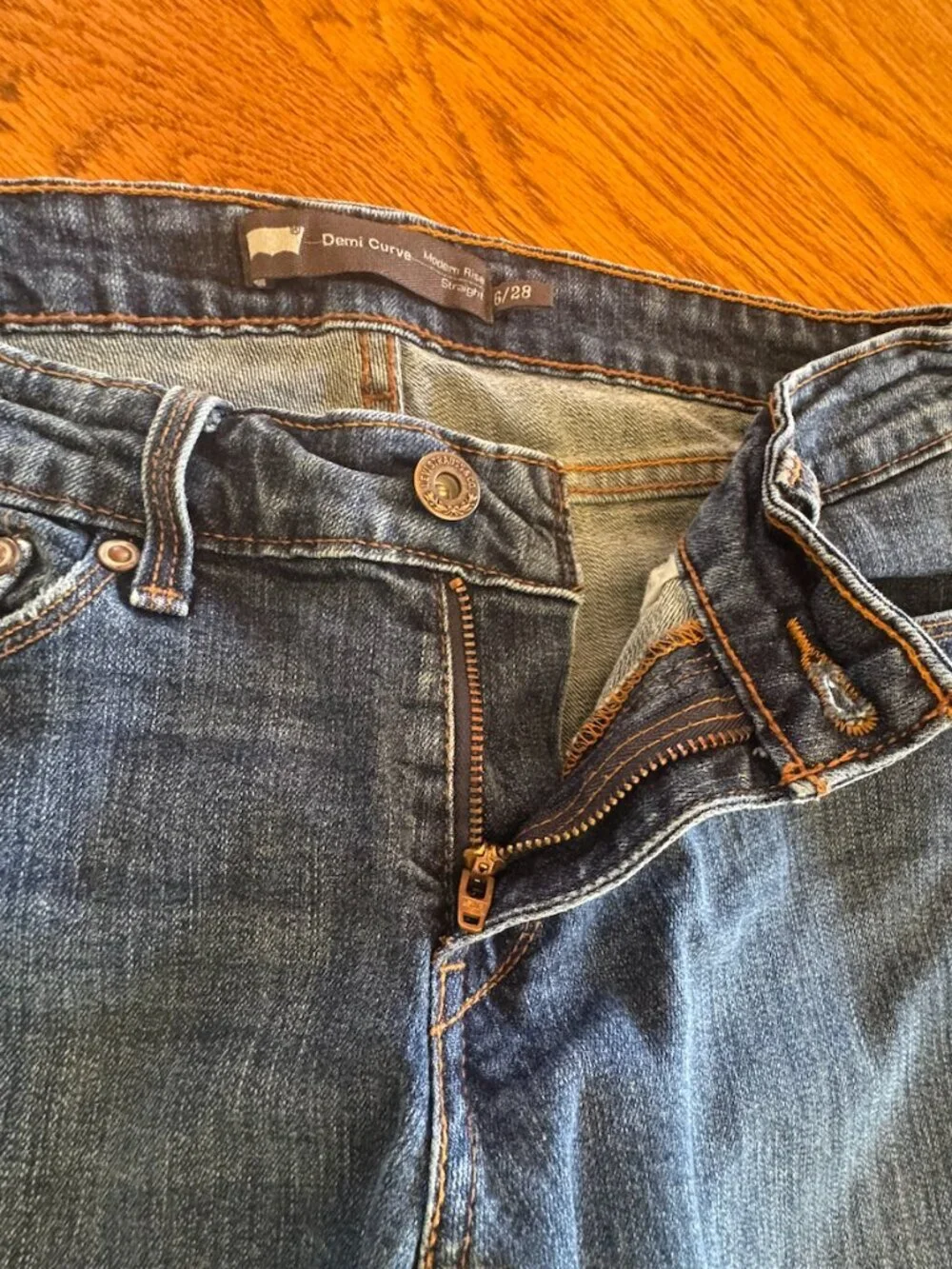 Levi's Demi Curve women's Size 6 (WJLD1) - Picture 3 of 7